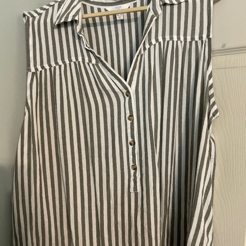 Sleeveless top
